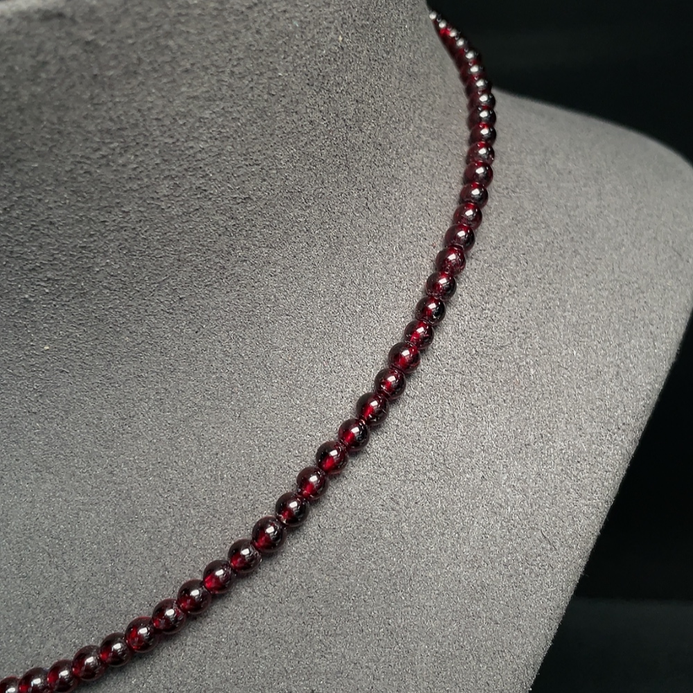 C32814441 Garnet bead necklace non-gold total weight about 15.50g approx.4mm