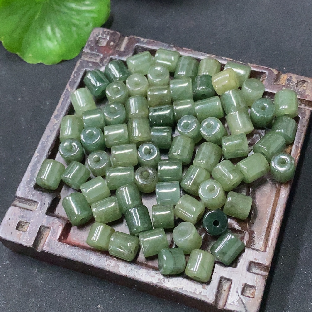 F35117305 Jadeite Beads 50+PCS Sell as a Lot Total Weight with Bag 45.79g