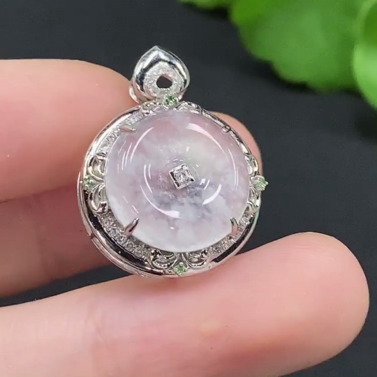 F33927078 Jadeite inlaid pendant 18K gold total weight about 3.03g