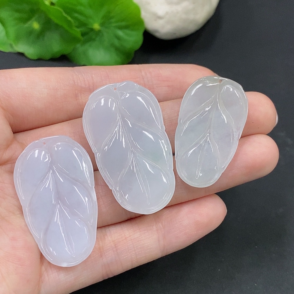 F28189911 JadeiteLeaf Pendant