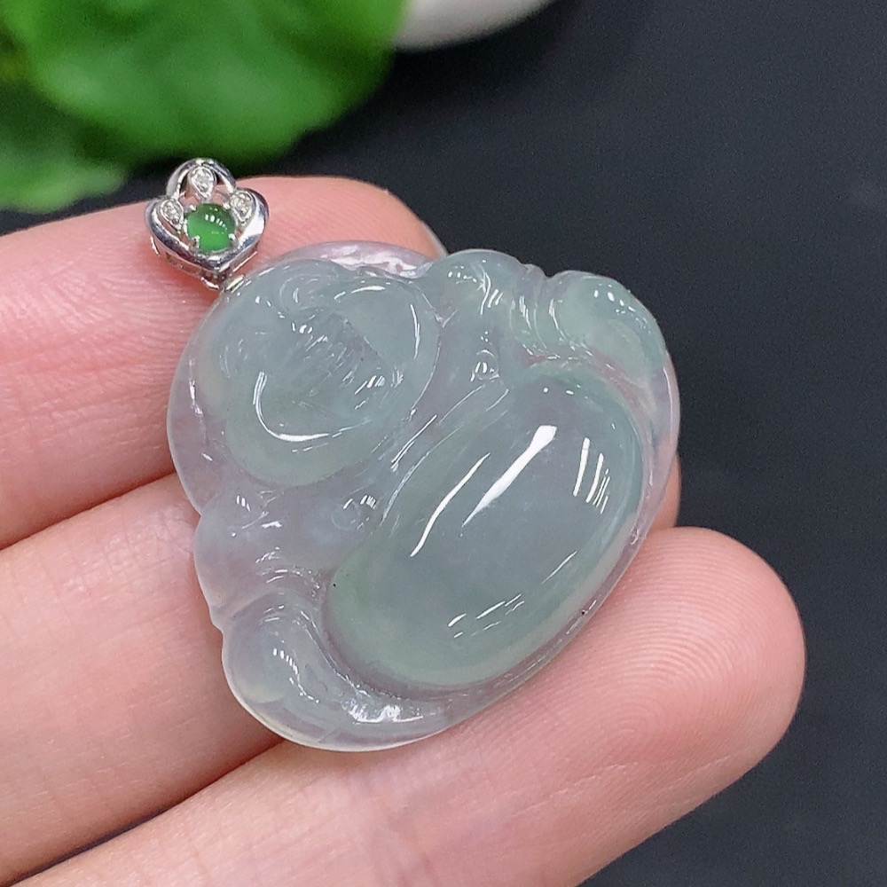 F31687980 JadeiteBuddha Pendant with 18K Gold Clasp, Total Weight Approximately 6.2g