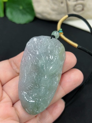 F46547754 翡翠龙牌挂件 货品总重约30.98g