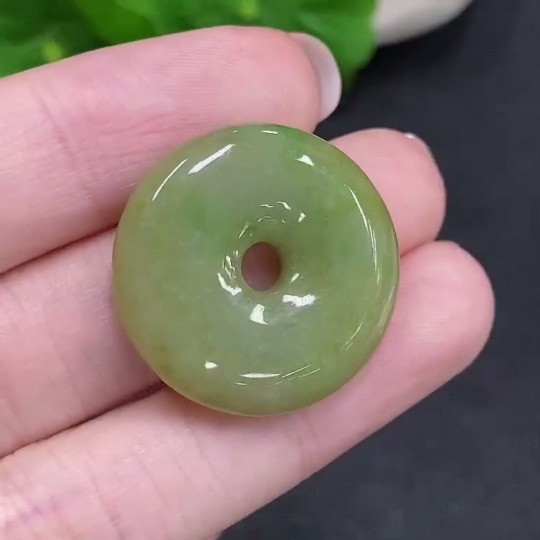 F34034186 Jadeite Safety Buckle, total weight approximately 8g, yellow color origin undetermined