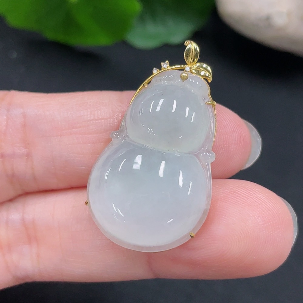 F31627061 Jadeite Gourd Pendant 18K Gold Total Weight Approx. 5.1g