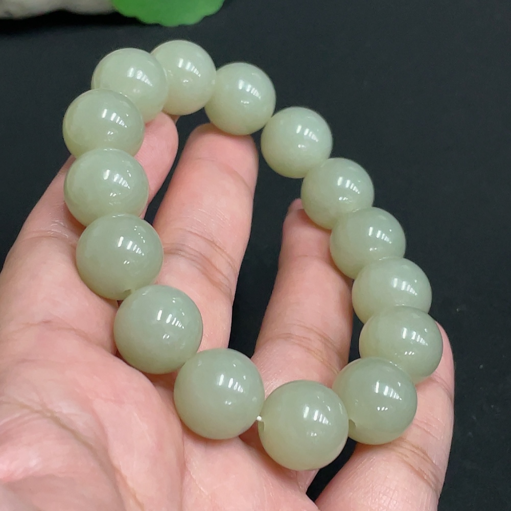 H35100383 Hetian Jade Bracelet, approx. 13.7 mm, total weight approx. 61.3g