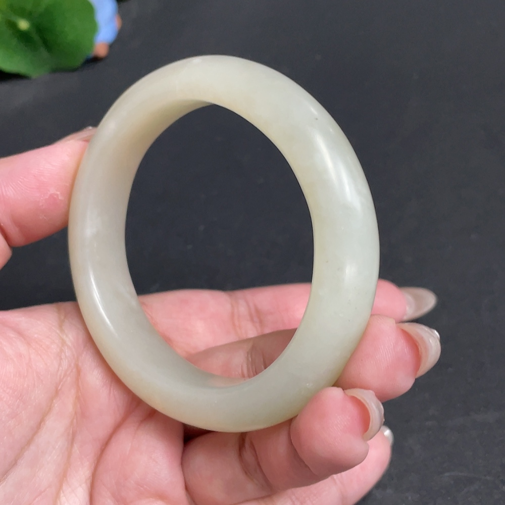 H30487637 Hetian Jade Round Bracelet (Inner Diameter 55.3mm, Total Weight Approx. 57.3g)