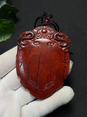W41943328 紫檀挂件 货品总重约23.3g