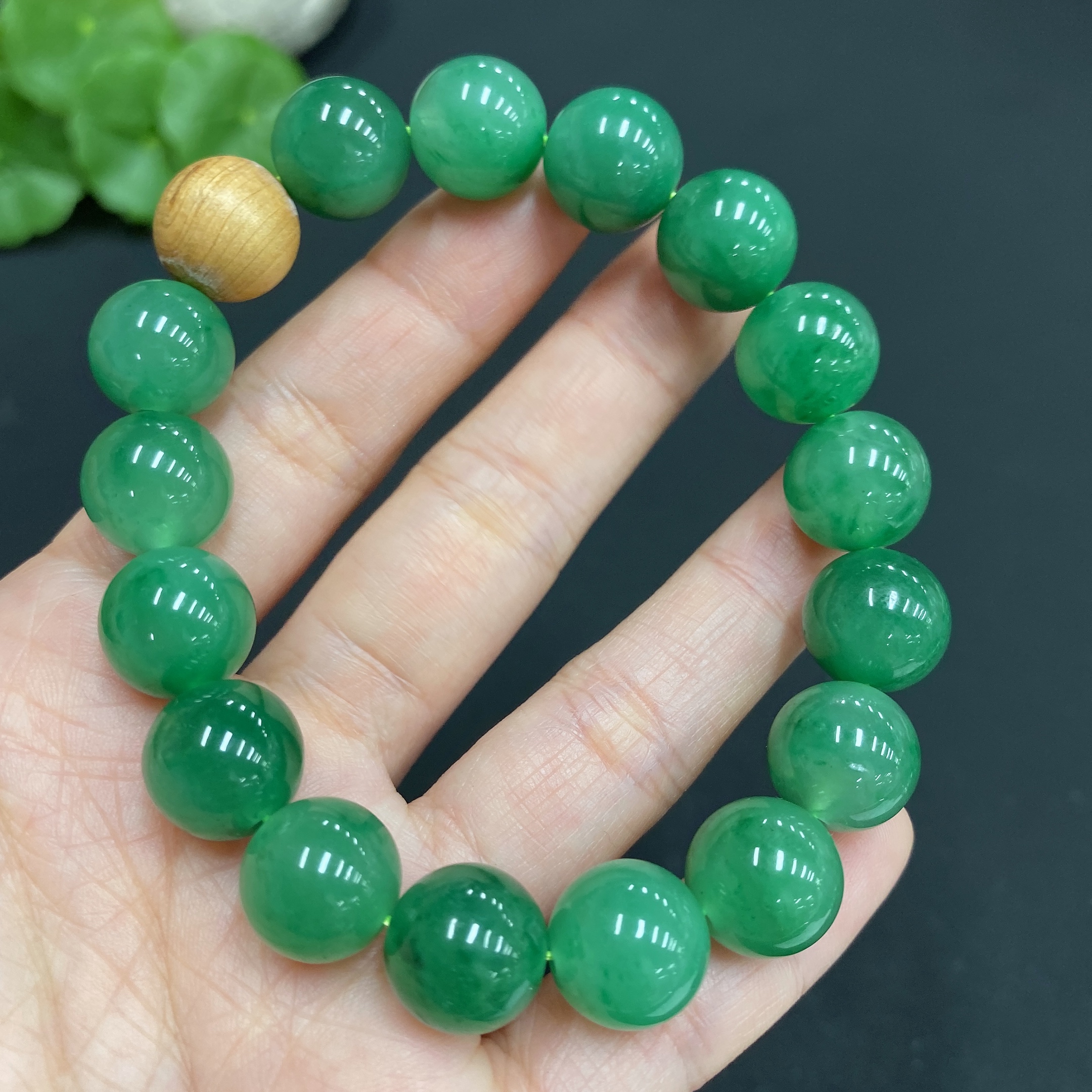 H28215867 African Emerald (Dulong Jade)