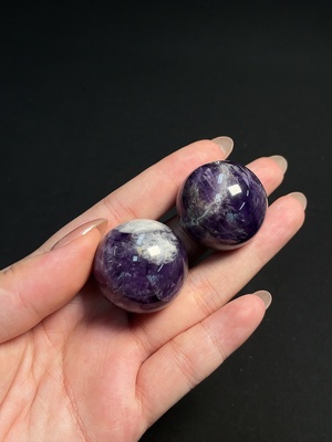 C42962596 水晶饰品 可见有机物 货品总重约67.49克 卡9mm左右 一手走
