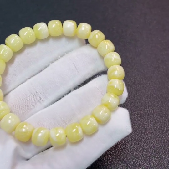 C32786213 Amber Beeswax Bracelet, Total Weight Approx.10.03g, Size About 8.8mm
