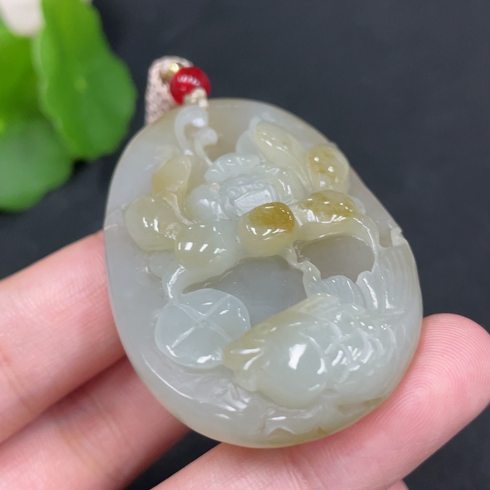 H30561186 Hetian Jade Pendant - Abundance Every Year