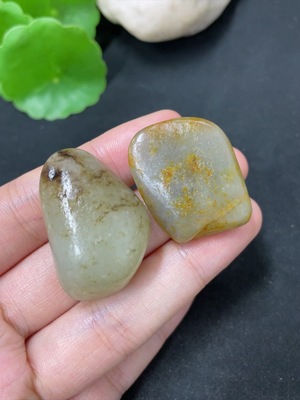 H41920255 和田玉 皮色成因未定   货品总重约30.7g