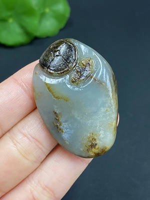 H26039640 Hetian Jade Pendant - Fortune Before Eyes - Total Weight Approx. 18.7g - Undetermined Skin Color Origin