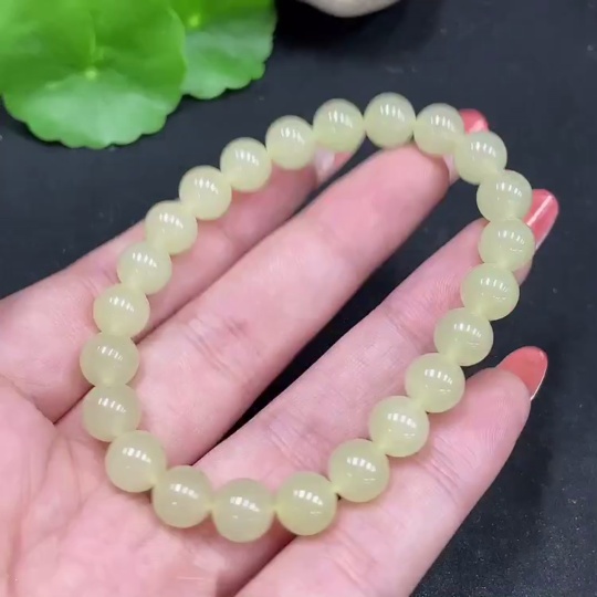 H35084493 Hetian Jade Bracelet, approx. 8mm beads, total weight approx. 18.7g