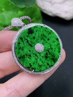 F33918468 Jadeite Inlaid Pendant 18K Gold Total Weight Approx. 28.8g (With Diamond Accents) (Including Chain Weight) (Containing Other Mineral Components)