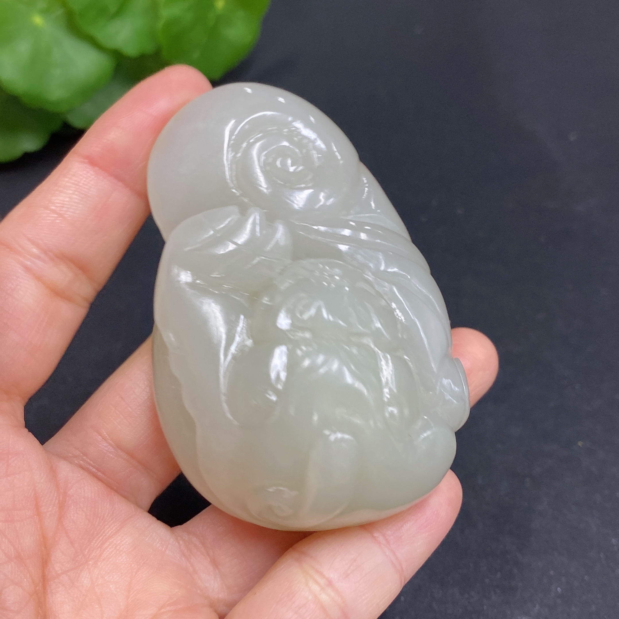 H30440063 Hetian Jade Pendant    Auspicious Beast    Total Weight: Approx. 94.3g