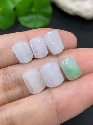 F37419458 翡翠挂件一手走