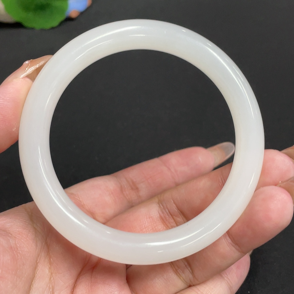 H32782192 Hetian Jade Round Bangle Size 59.2 Total Weight Approx. 42.8g