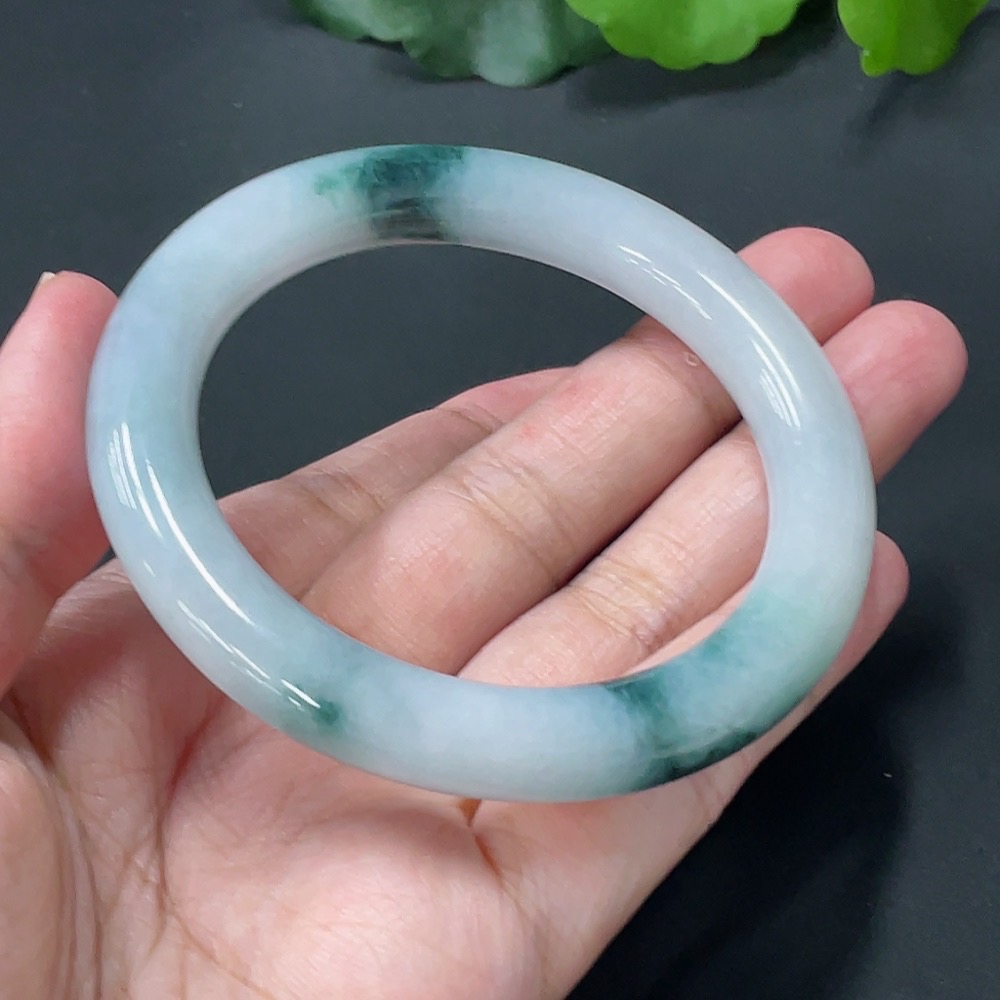 F18956826 Jadeite Round Bangle Size 53.1 Total Weight 48.066g