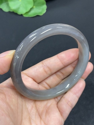 H46559636 和田玉正圈手镯    圈口60   货品总重约46g