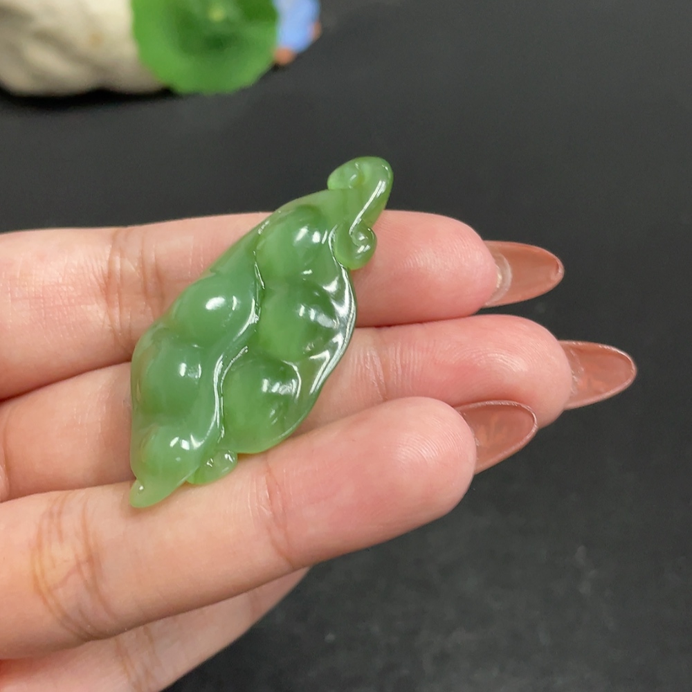 H34004203 Hetian Jade Jasper Pendant    Lucky Bean   Total Weight: Approx. 8.9g
