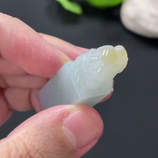 F30493739 Jadeite Pi Xiu Seal Total Weight Approx. 16.4g Color Origin Undetermined