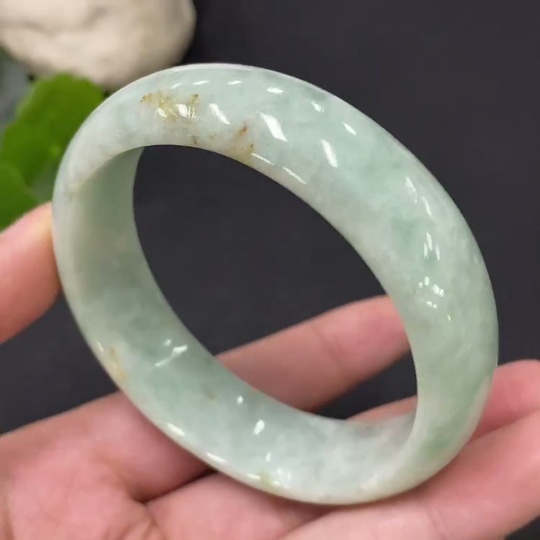 F28198108 Jadeite Round Bangle