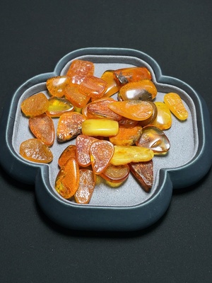 C46511538 琥珀蜜蜡饰品 货品总重约60.47克 一手走20+