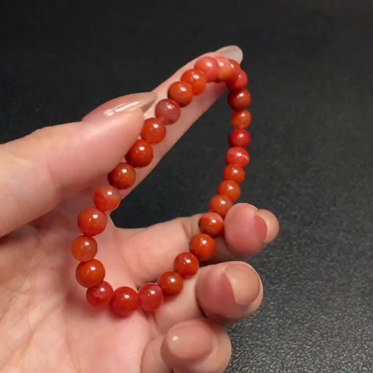 C31619533 South Red Agate Bracelet with Visible Organic Matter, Total Weight Approx. 14.51g, Size About 7.3mm