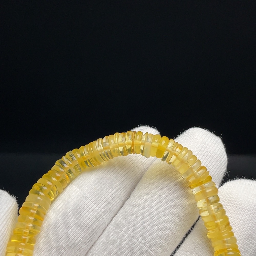 C30512535 Amber Beeswax Bracelet approx.7mm total weight approx.6.38g