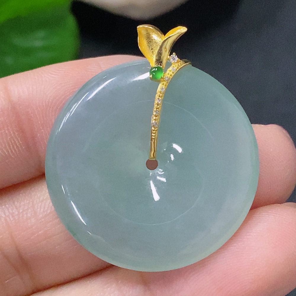 F35116494 Jadeite Pendant Peace Buckle with 18K Gold and Diamond Accents, Total Weight Approximately 8.36g