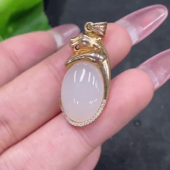 H33944668 Hetian Jade Pendant with 18K Gold Inlay, Total Weight Approx. 5.3g, Accented with Diamonds