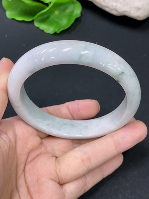 F32696789 Emerald round bracelet