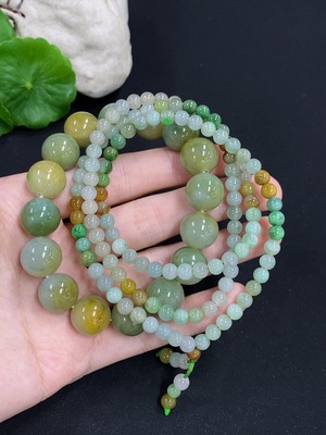 F46552790 翡翠珠链一手走 货品总重约96.9克（颜色成因未定）（黄色配珠非A）