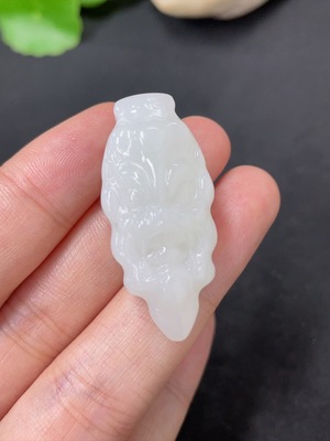 H41945512 和田玉挂件    瑞兽   货品总重约12.6g