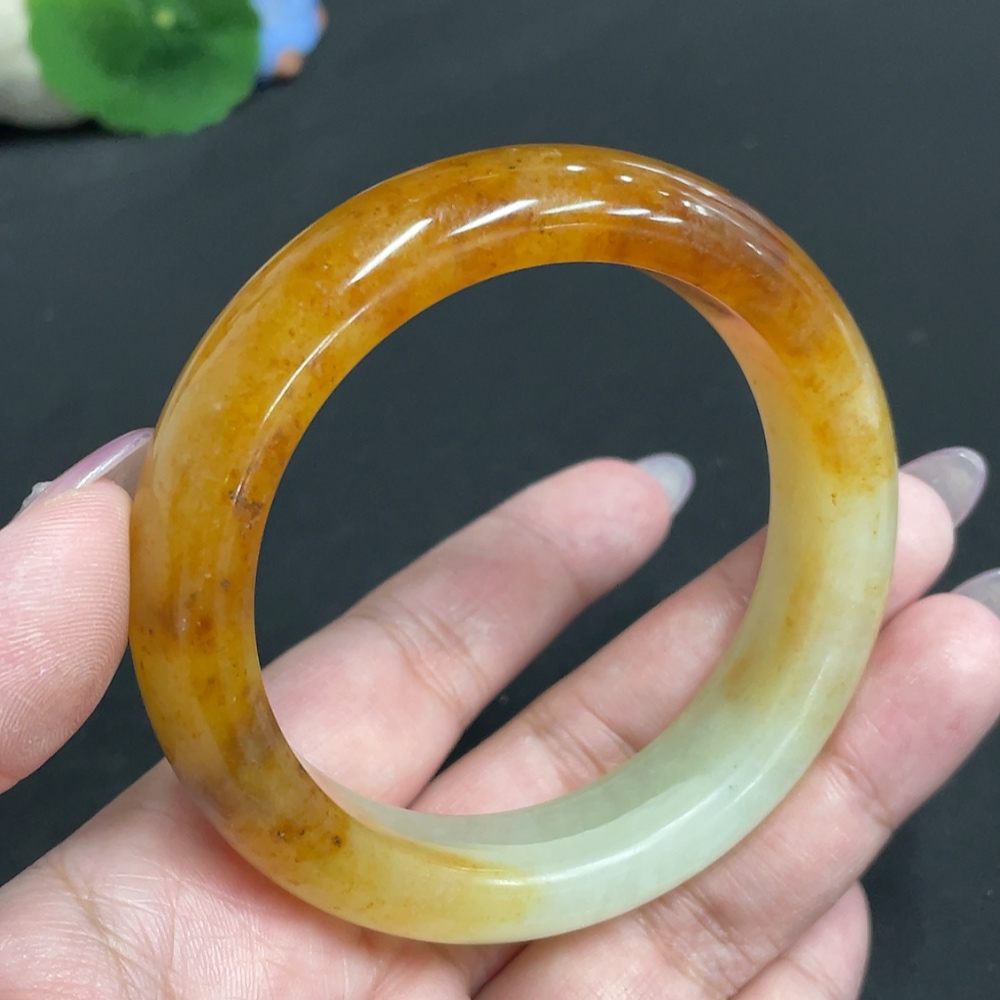 H33863743 Xiuyu (Serpentine Jade) Round Bracelet