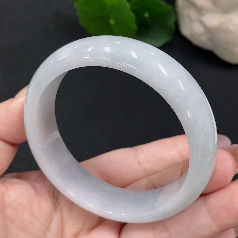 F28263093 Jadeite Regular Bangle, 57.8 Inner Diameter, Total Weight Approx. 66g