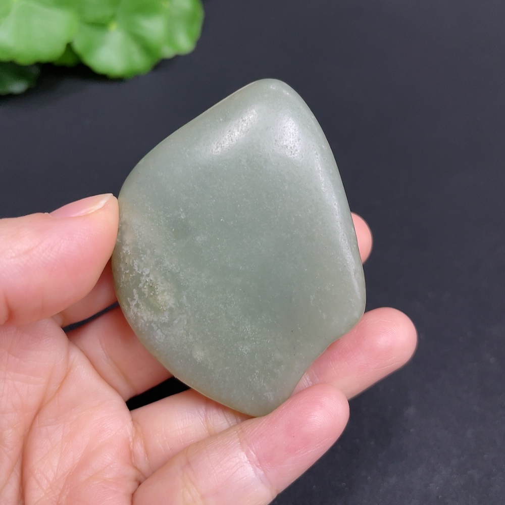 H34037800 Hetian Jade, total weight approx. 68.8g, skin color origin undetermined