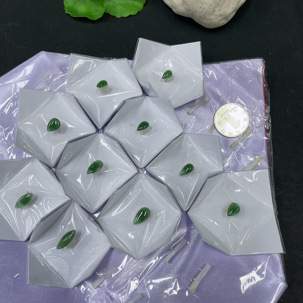 F31638072 Jadeite Inlaid Pieces Sell as a Lot