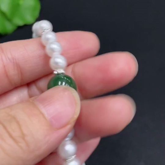 H34073744 African Emerald (Dulong Jade)