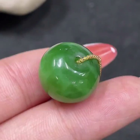 H34960897 Hetian Jade Jasper Pendant - Peace Buckle (Non-Gold, Total Weight Including Chain: Approx. 7.3g)