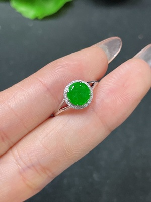 F34021393 Jadeite Ring with 18k Gold and Diamond Accents, Size 9, Total Weight Approx. 1.22g