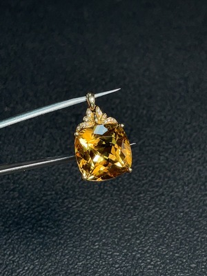 C31679957 Crystal Pendant 18k Gold Non-Diamond Total Weight Approx. 4.19g