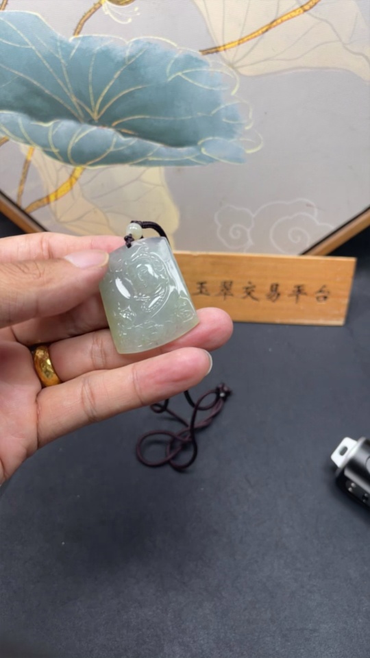 F28270729 Jadeite Guanyin Pendant Total Weight Approx. 16.5g (including rope weight)