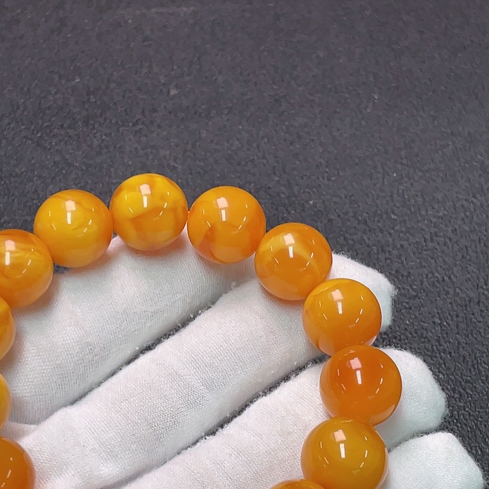 C34950790 Amber Beeswax Bracelet Color Origin Undetermined Total Weight Approx. 25.7g Size About 13.9mm