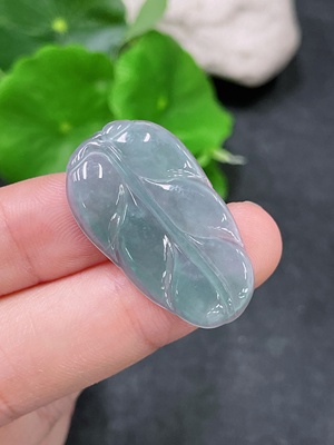 F33839488 Jadeite Pendant Leaf Total Weight Approx. 3.11g