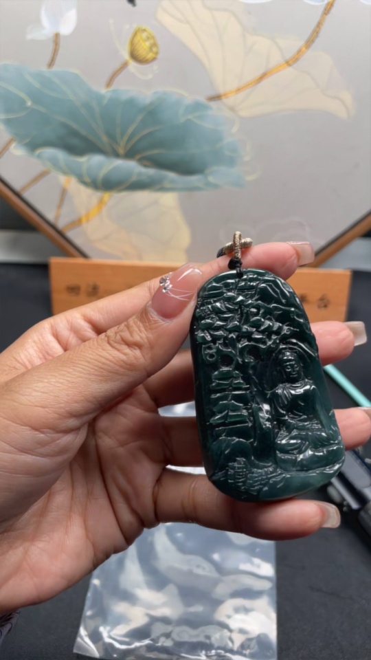 F30546798 Jadeite Pendant Total Weight Approx. 47.5g (Including Rope Weight)