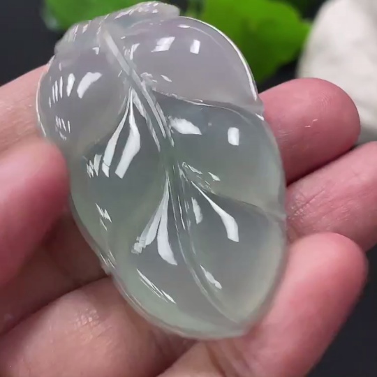 F30557089 Jadeite Leaf Pendant Total Weight Approx. 17.7g