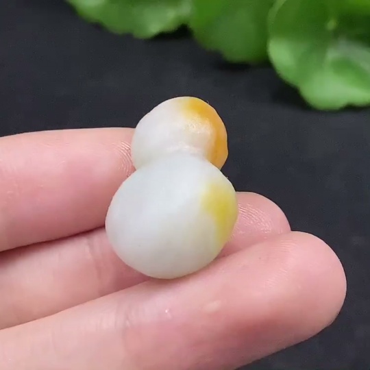 F34029202 Jadeite Rough Pendant Gourd Total Weight Approx. 7.9g Yellow Part Color Origin Undetermined