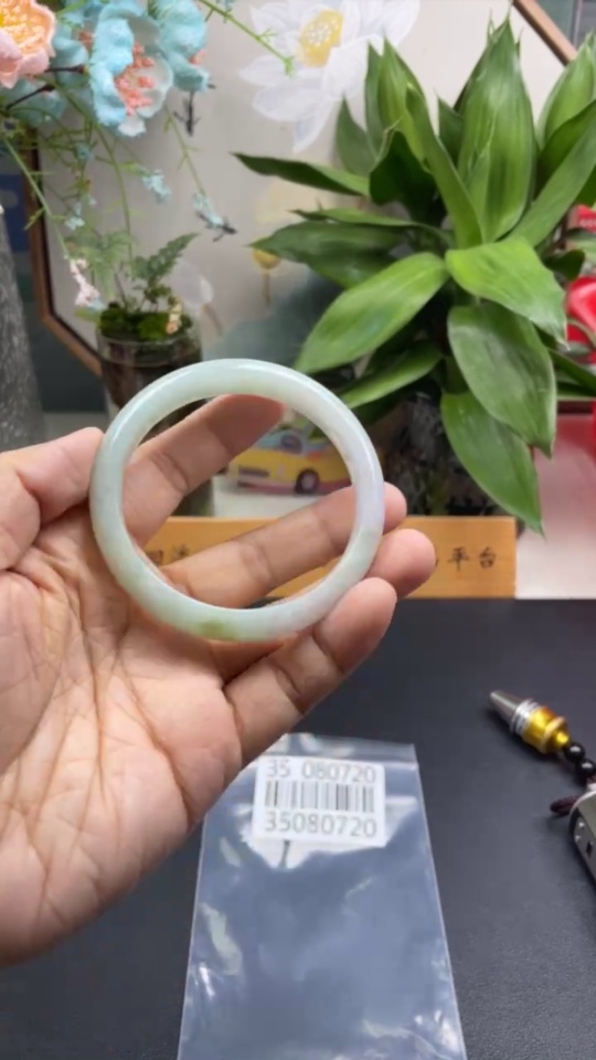 F35080720 Jadeite Round Bangle, Total Weight Approx. 51.6g, Size 59.2